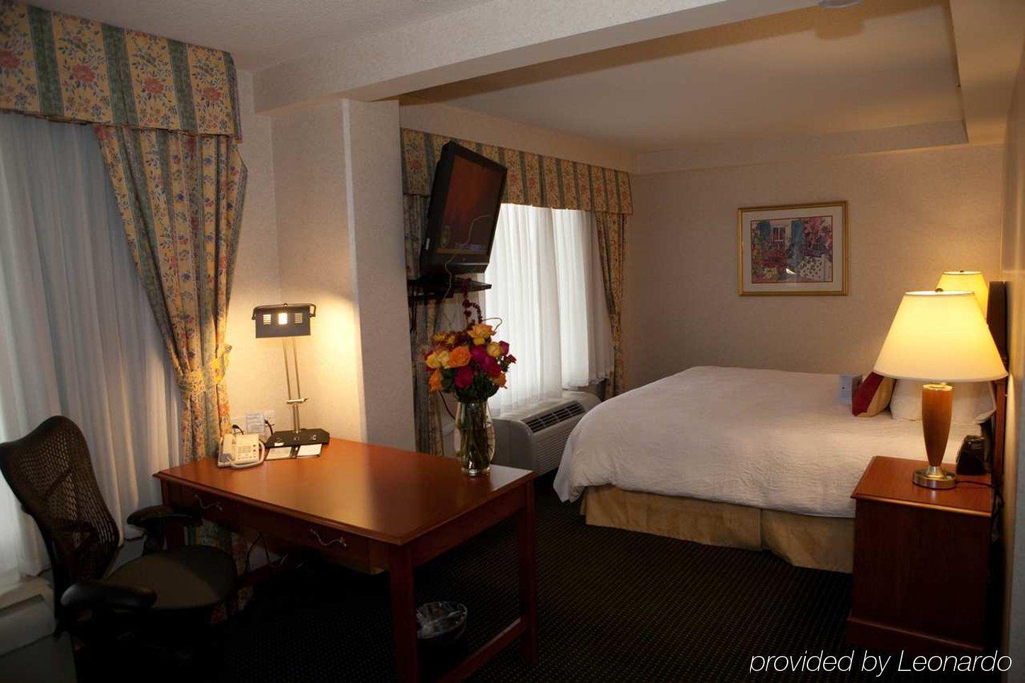Hilton Garden Inn San Mateo Room photo